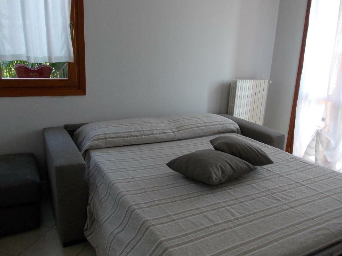 Alessandria Residence Desenzano del Garda Exterior foto
